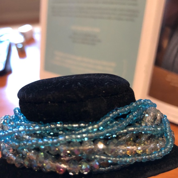 Beaded silver jewel tone aqua color bracelet - Picture 3 of 3